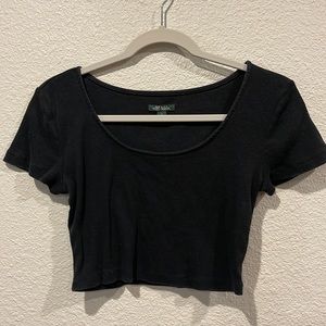 Black scoop neck crop top